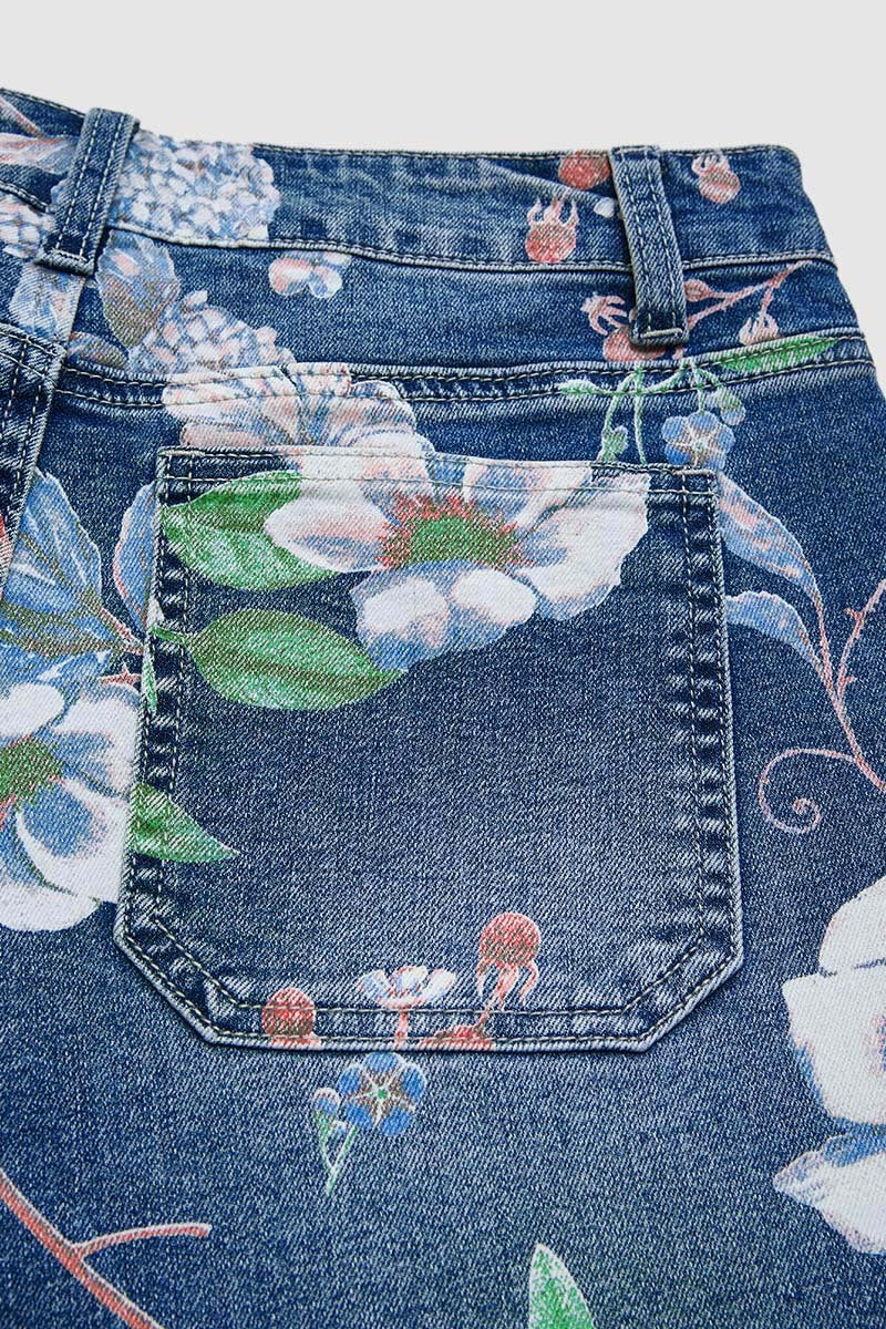 Allover Floral Print Patch Pocket High Rise Straight Leg Capri Jeans